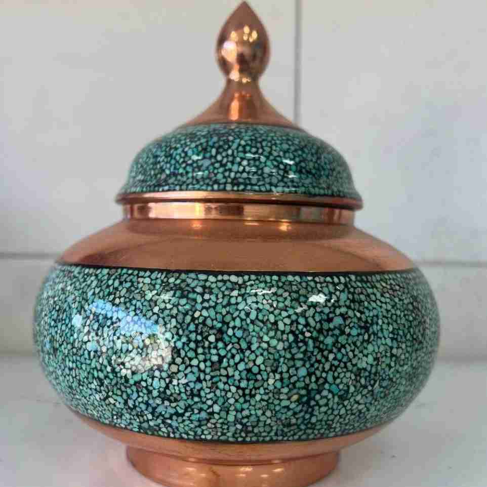 شکلات خوری فیروزه کوب