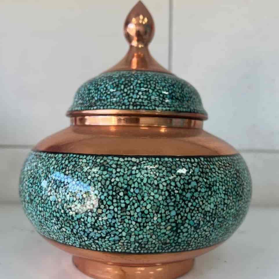 شکلات خوری فیروزه کوب